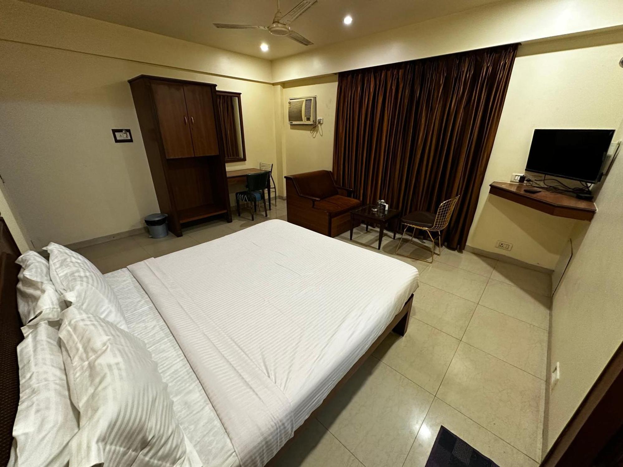The Saffron Suites Sasupāda Eksteriør bilde